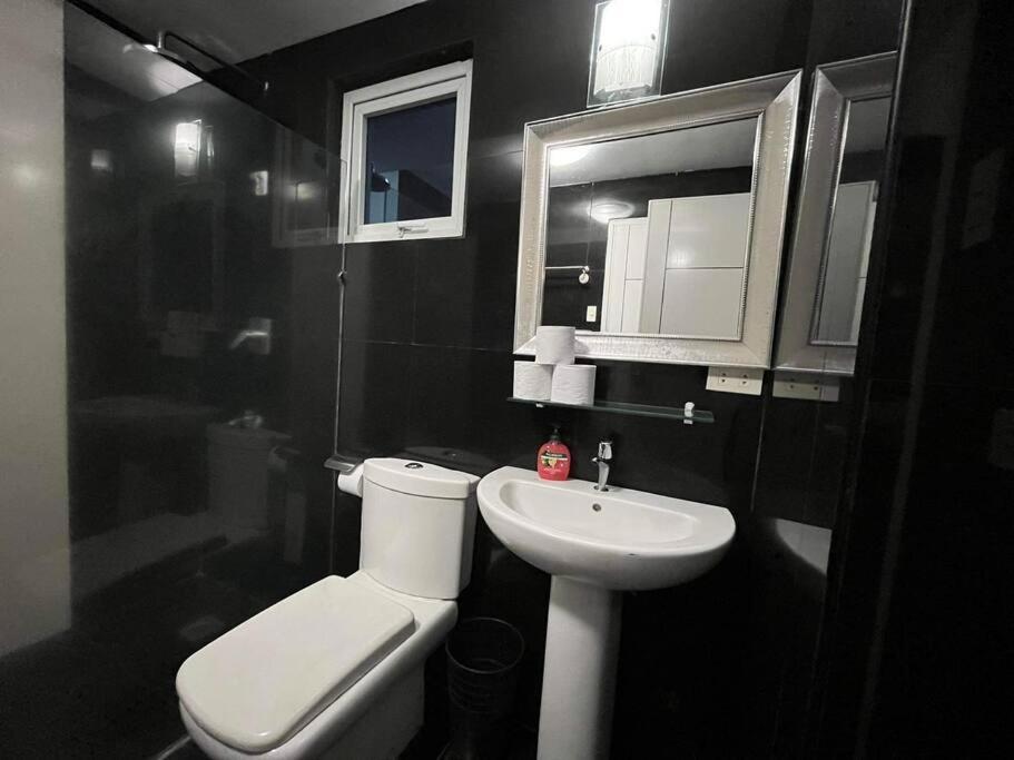 Kandi Big 1 Bedroom King Bed, Free Housekeeping, Wi-Fi Angeles Eksteriør billede