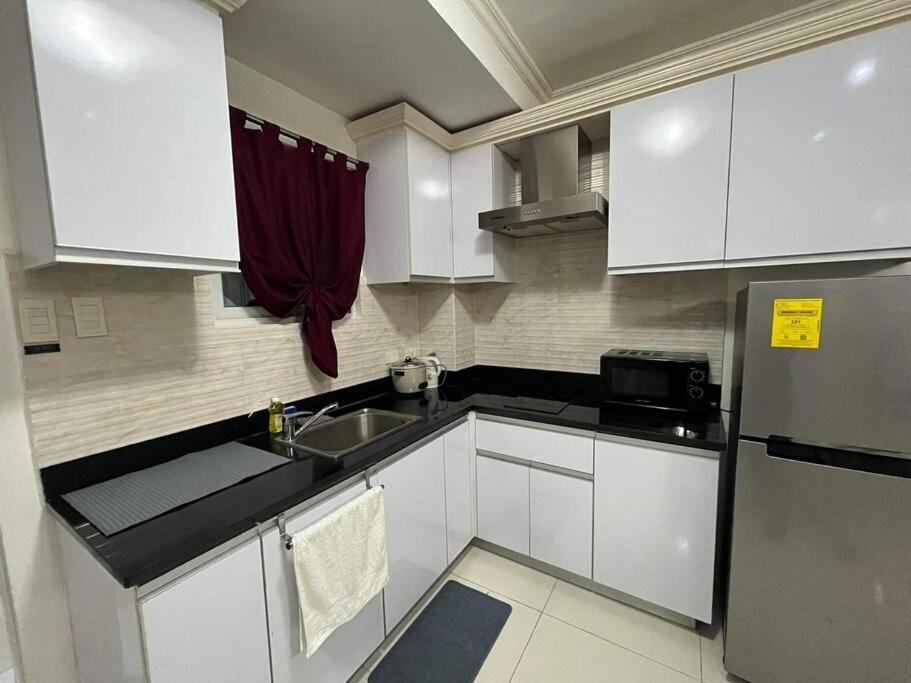 Kandi Big 1 Bedroom King Bed, Free Housekeeping, Wi-Fi Angeles Eksteriør billede
